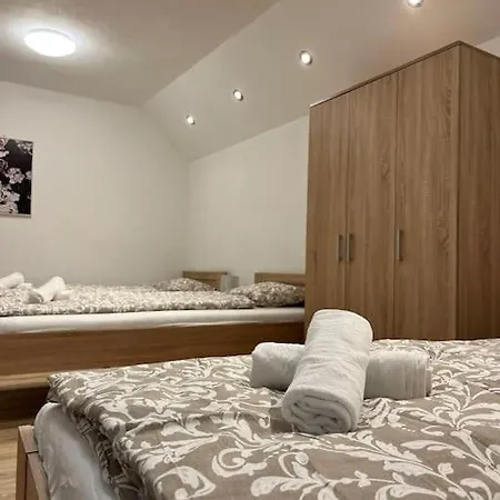 Bada Bing Plaza Apartment Bratislava Exterior photo